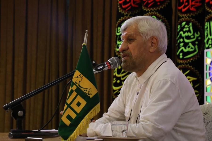 صادق آهنگران: تلاش برای شهرت، مداح را از...