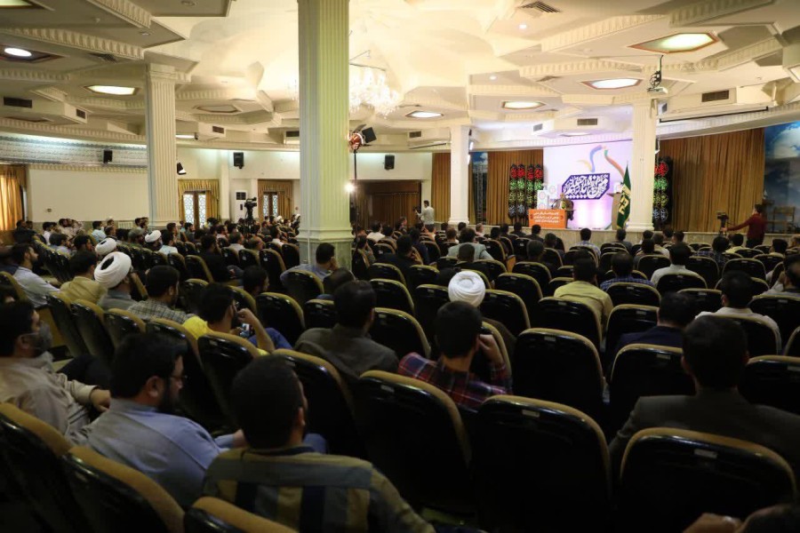 برگزاری کمیسیون‌های تخصصی پیرامون تجربه‌های «مانا» در حوزه ستایشگری