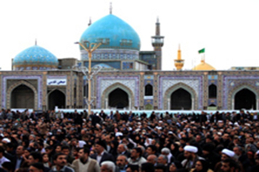 حضور و بیانات گرانقدر رهبر انقلاب در حرم...