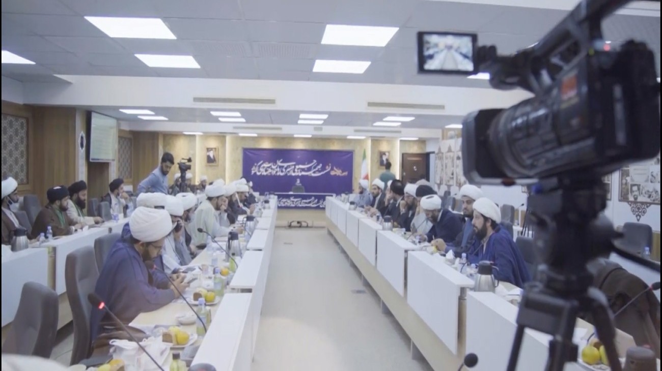 کلیپ گزارشی سومین‌نشست‌صمیمانه  جمعی از منبری‌های جوان هیأت‌های‌کشور