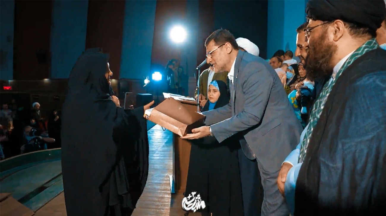 کلیپ گزارشی آیین اختتامیه پویش‌ملی‌کتاب‌خوانی مثبت سه