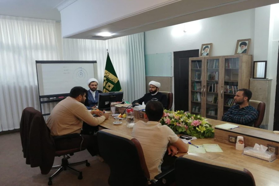 اولین نشست فعالین و تولیدکنندگان هیأتی قالی‌بافی جامعه ایمانی مشعر برگزار شد