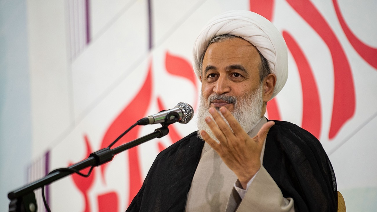 استاد پناهیان: روضه‌خوان باید متفکر و فیلسوف تاریخ باشد.