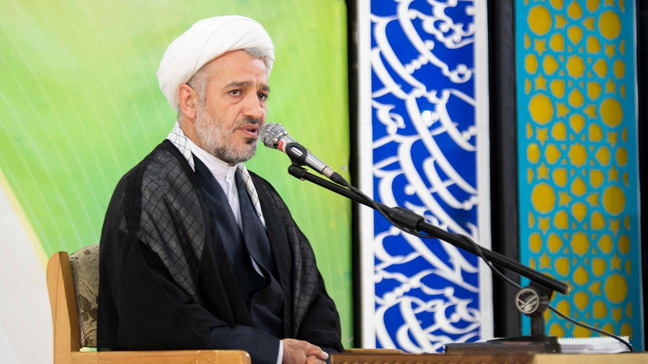 استاد میرزامحمدی: منبر و جلسه امام حسین(ع) قوی‌ترین رسانه است.