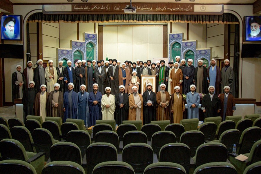 گزارش تصویری اول | هفتمین نشست صمیمانه جمعی‌از منبری‌های‌ جوان هیأت‌های کشور