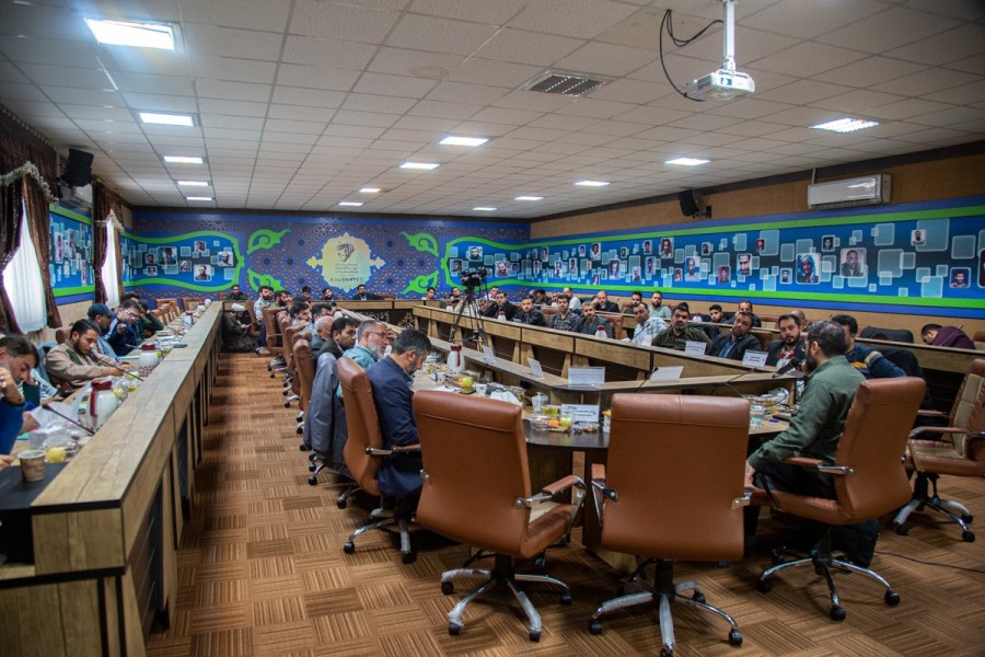 سومین نشست صمیمانه جمعی از ستایشگران جوان اهل‌بیت(ع) استان سمنان