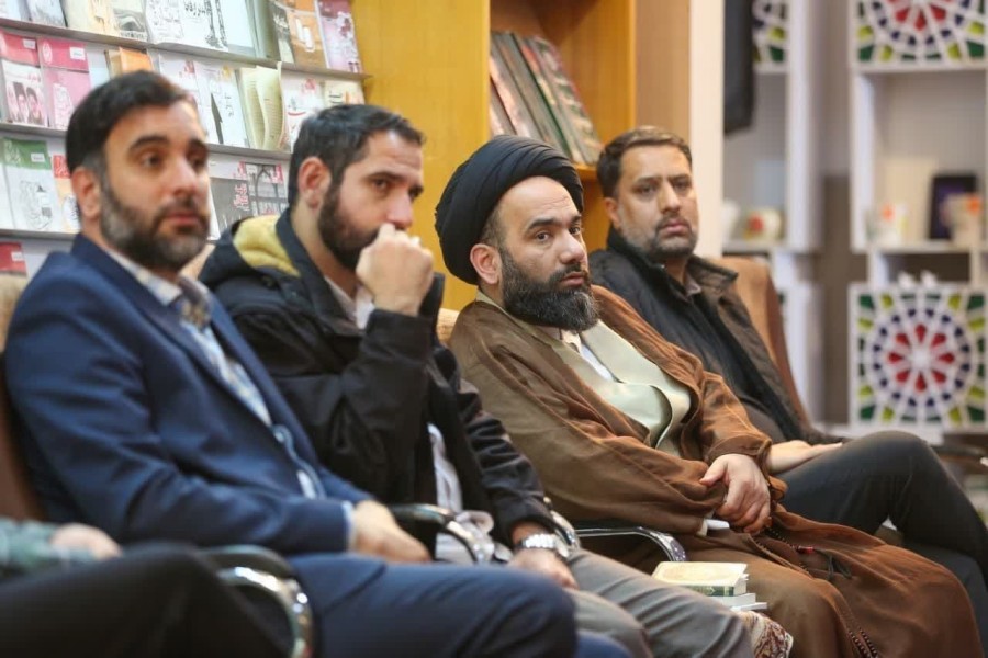 چهاردهمین نشست صمیمانه جمعی‌‌ از ستایشگران جوان اهل‌بیت(ع)