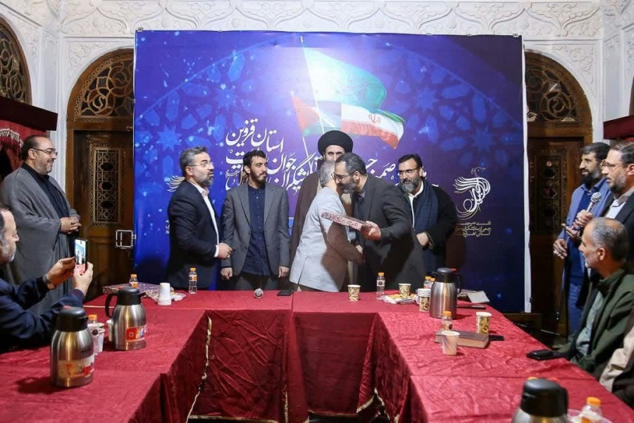 چهارمین نشست‌صمیمانه جمعی‌ازستایش‌گران‌جوان آستان‌اهل‌بیت(ع) استان قزوین 