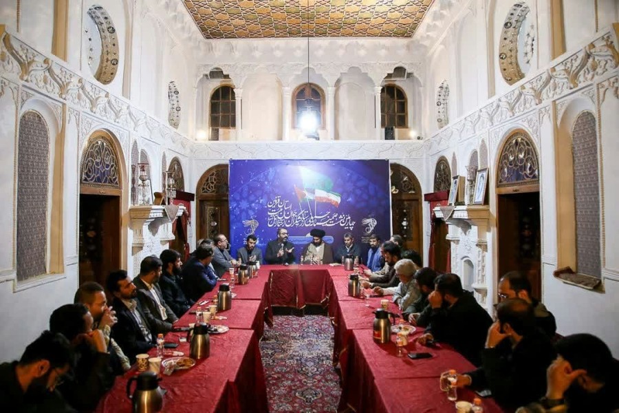 چهارمین نشست‌صمیمانه جمعی‌ازستایش‌گران‌جوان آستان‌اهل‌بیت(ع) استان قزوین 