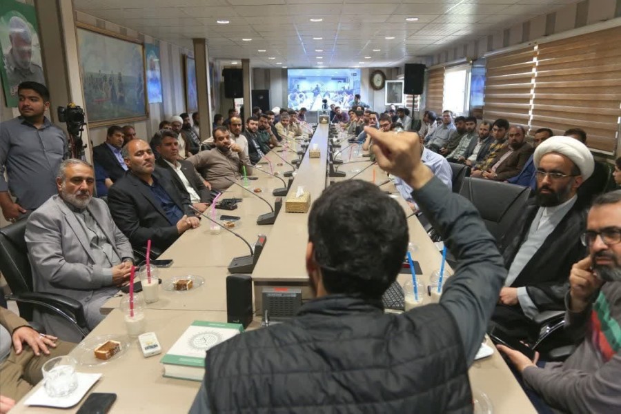 اولین‌نشست‌صمیمانه جمعی‌از ستایشگران و شاعران جوان آستان‌اهل‌بیت(ع) جنوب‌شرق استان‌تهران