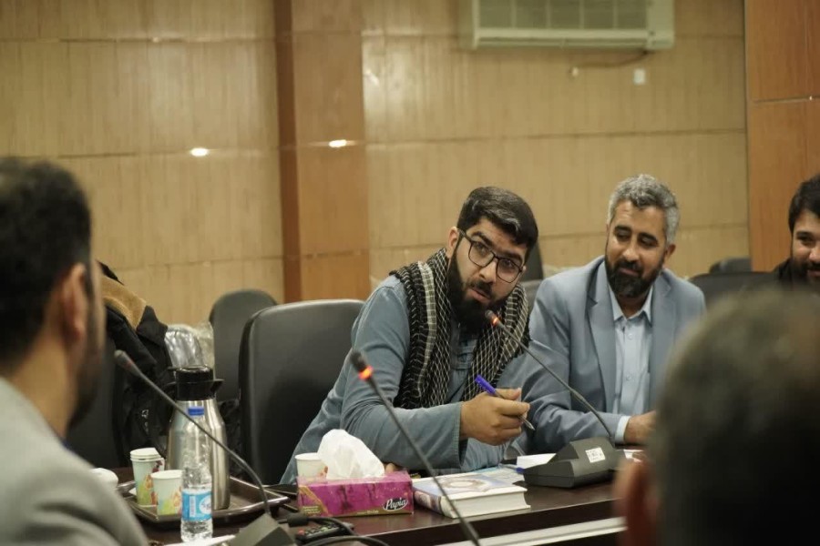 دومین نشست‌ صمیمانه جمعی از ستایشگران‌جوان آستان اهل‌بیت(ع) استان‌خوزستان