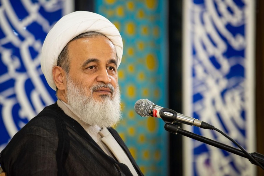 استاد پناهیان: مداح نباید سیاسی باشد، بل...