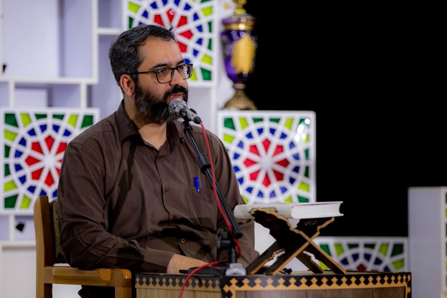 رحیم آبفروش: هیأت باید برای کل زندگی جوانان برنامه داشته باشد؛ هیآت جایگاه مهم خود را دست کم نگیرند.
